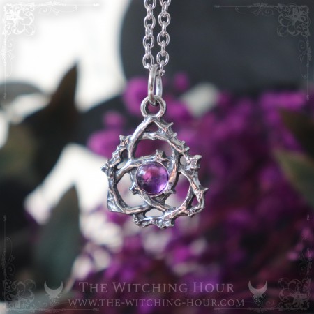 Celtic triquetra pendant with améthyst