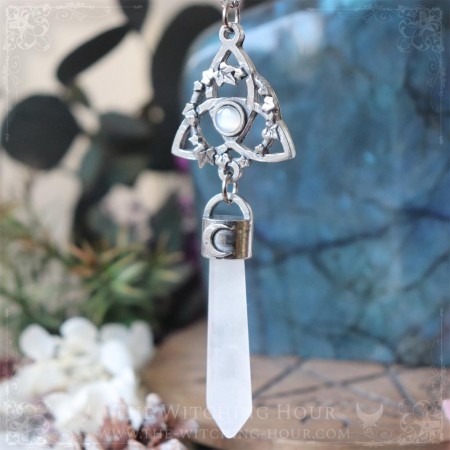 Collier pendule triquetra en pierre de lune blanche et quartz, bijou celtique artisanal