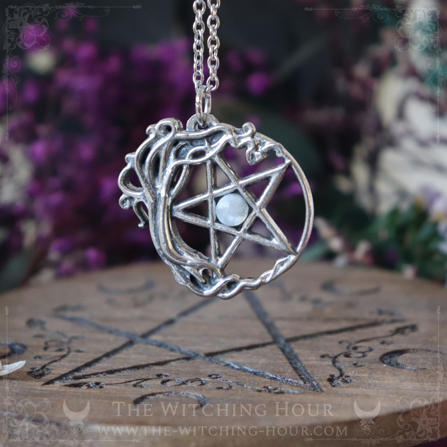 Pendentif pentacle entouré d'un arbre de vie et décoré d'une pierre de lune, bijou païen witchy ésotérique