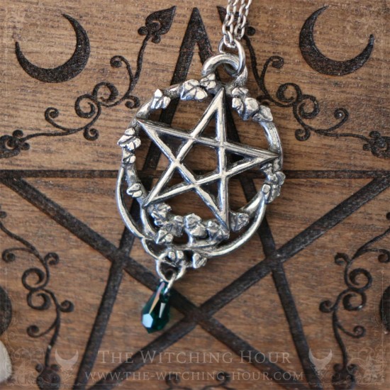 Pendentif pentacle elfique entouré de feuilles de lierre, bijou païen et ésotérique