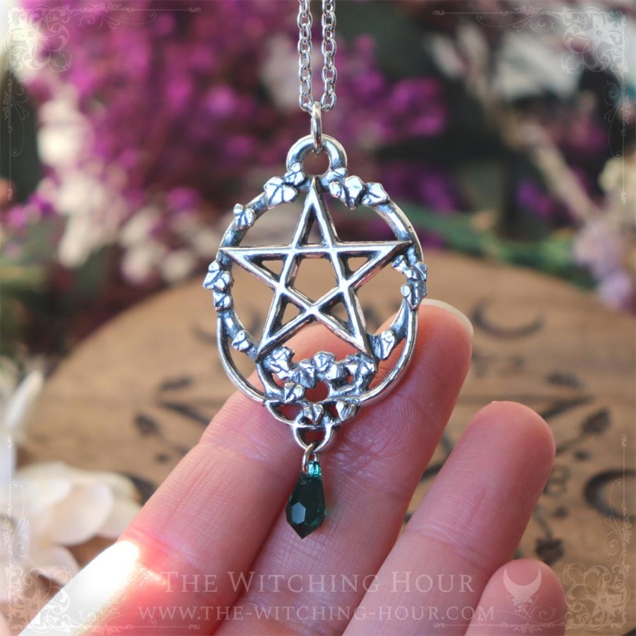 Pendentif pentacle elfique entouré de feuilles de lierre, bijou païen et ésotérique