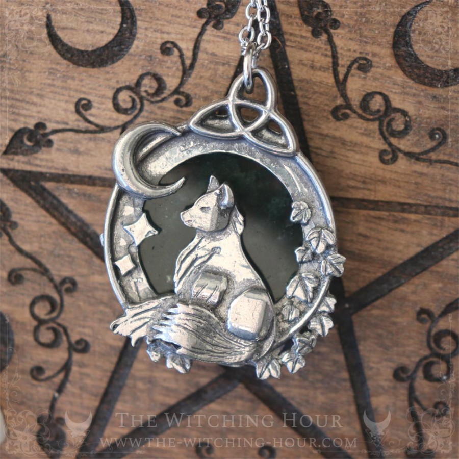 Fox pendant surrounded by a celtic triquetra, a moon crescent and leaves, pagan jewelry