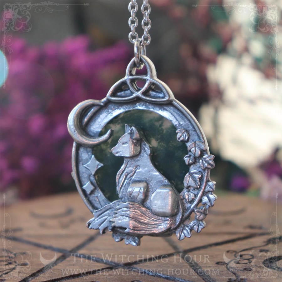 Fox pendant surrounded by a celtic triquetra, a moon crescent and leaves, pagan jewelry