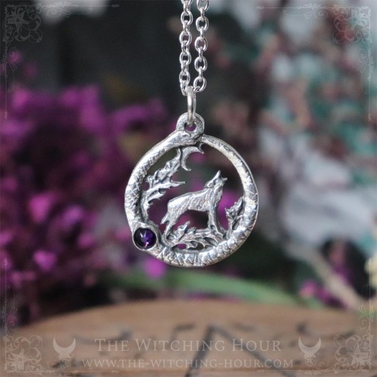 Pendentif loup entouré d'un ouroboros et d'une pierre, bijou païen