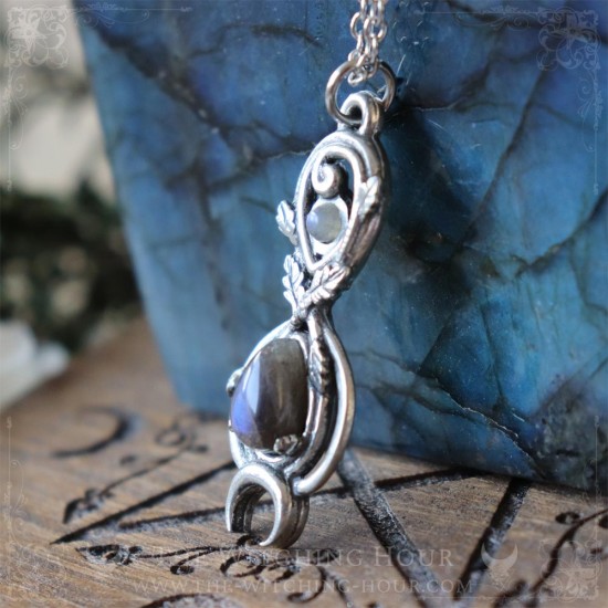 Pendentif symbole de l'infini elfique orné de feuilles de chêne et d'une labradorite