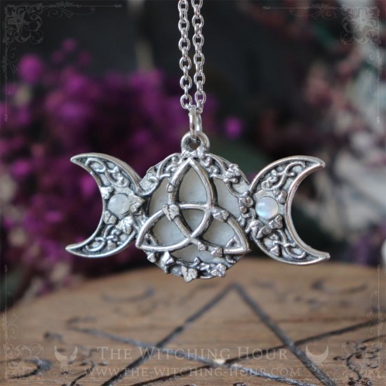 Pendentif triple lune et triquetra orné de feuilles