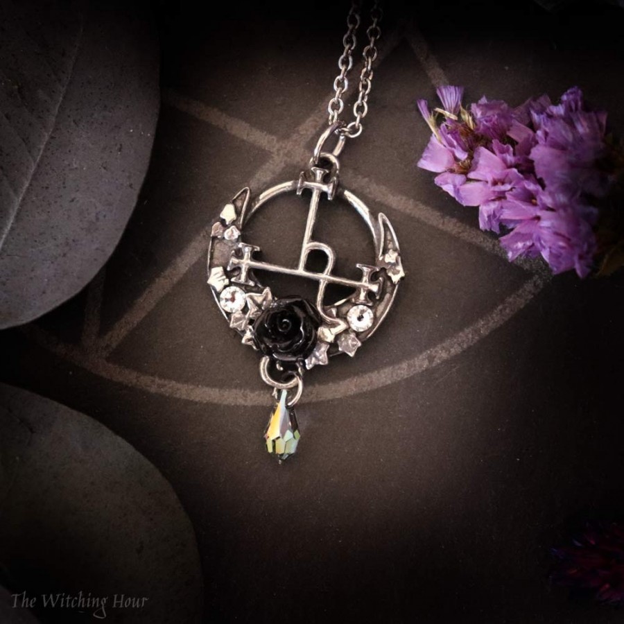 Collier sigil de Lilith avec rose