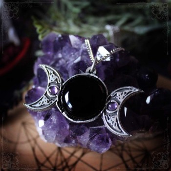 Celtic triquetra onyx and amethyst pendant