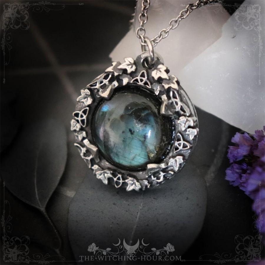 Pendentif celtique en labradorite bleue