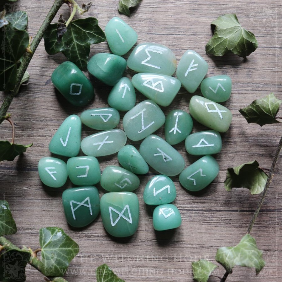 Runes artisanales en aventurine verte