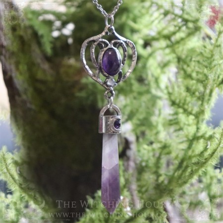 Elven pendulum necklace