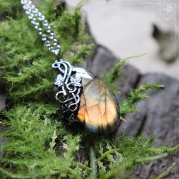 Pendentif en labradorite dorée